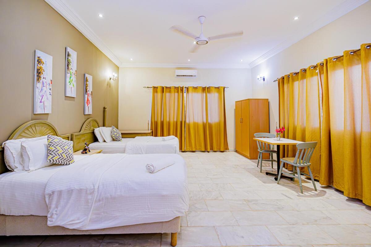 Ocean Villa Heights Brufut Bagian luar foto