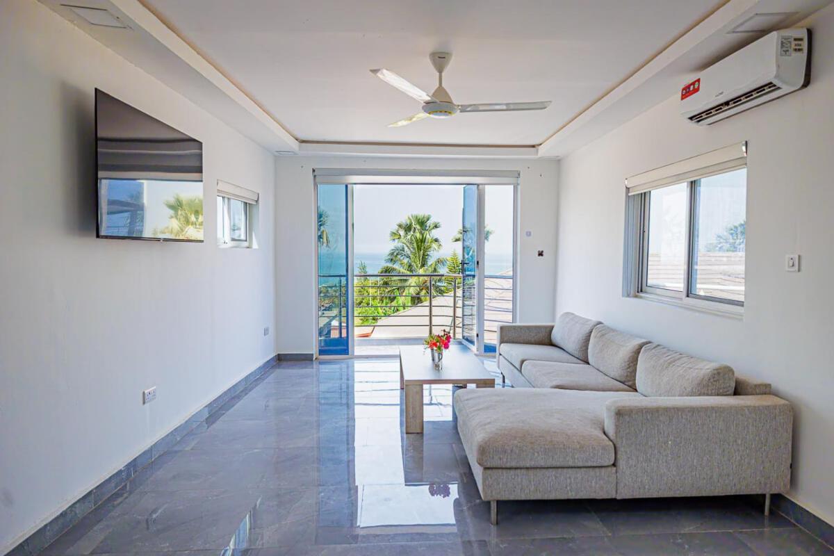 Ocean Villa Heights Brufut Bagian luar foto