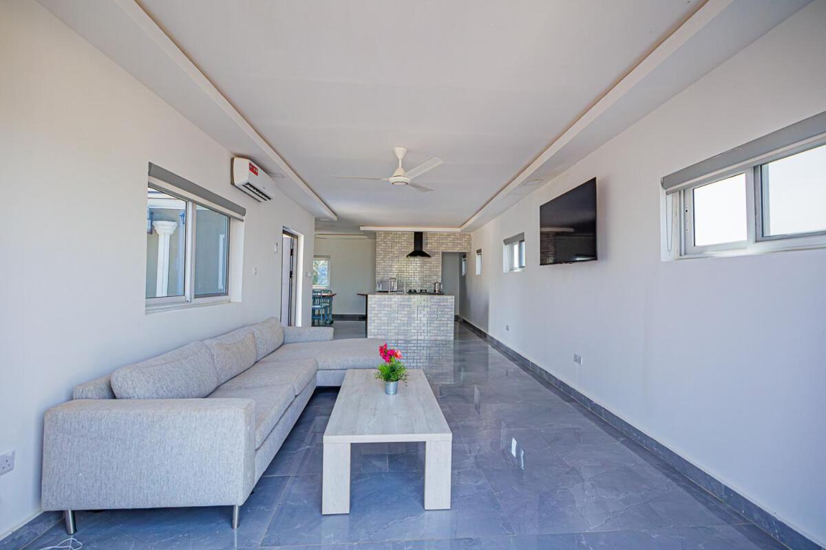 Ocean Villa Heights Brufut Bagian luar foto