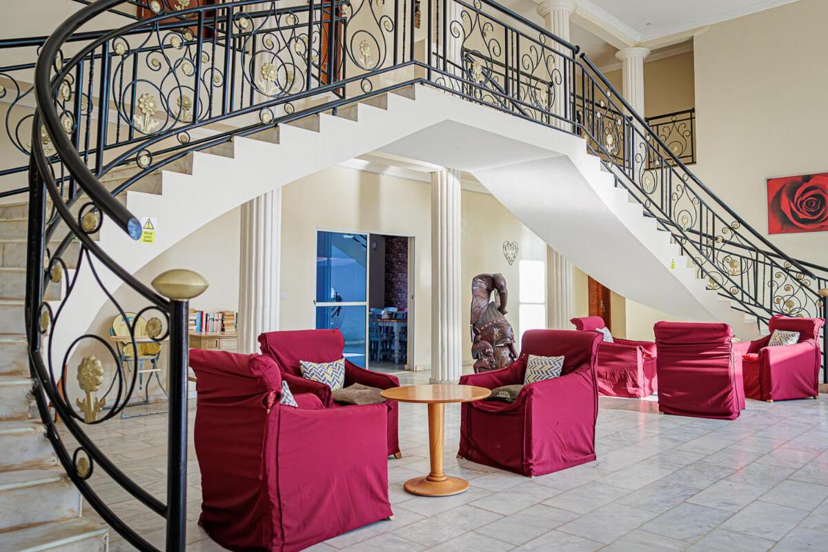 Ocean Villa Heights Brufut Bagian luar foto