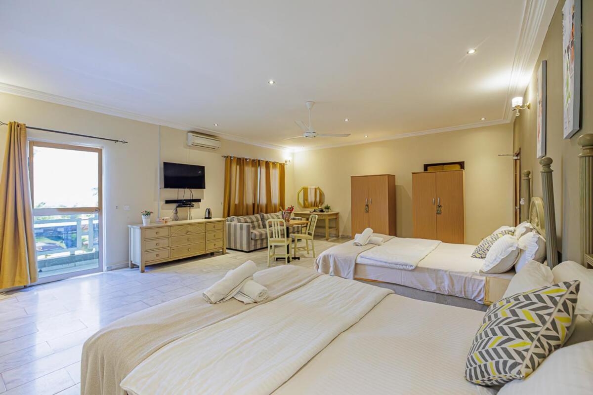 Ocean Villa Heights Brufut Bagian luar foto