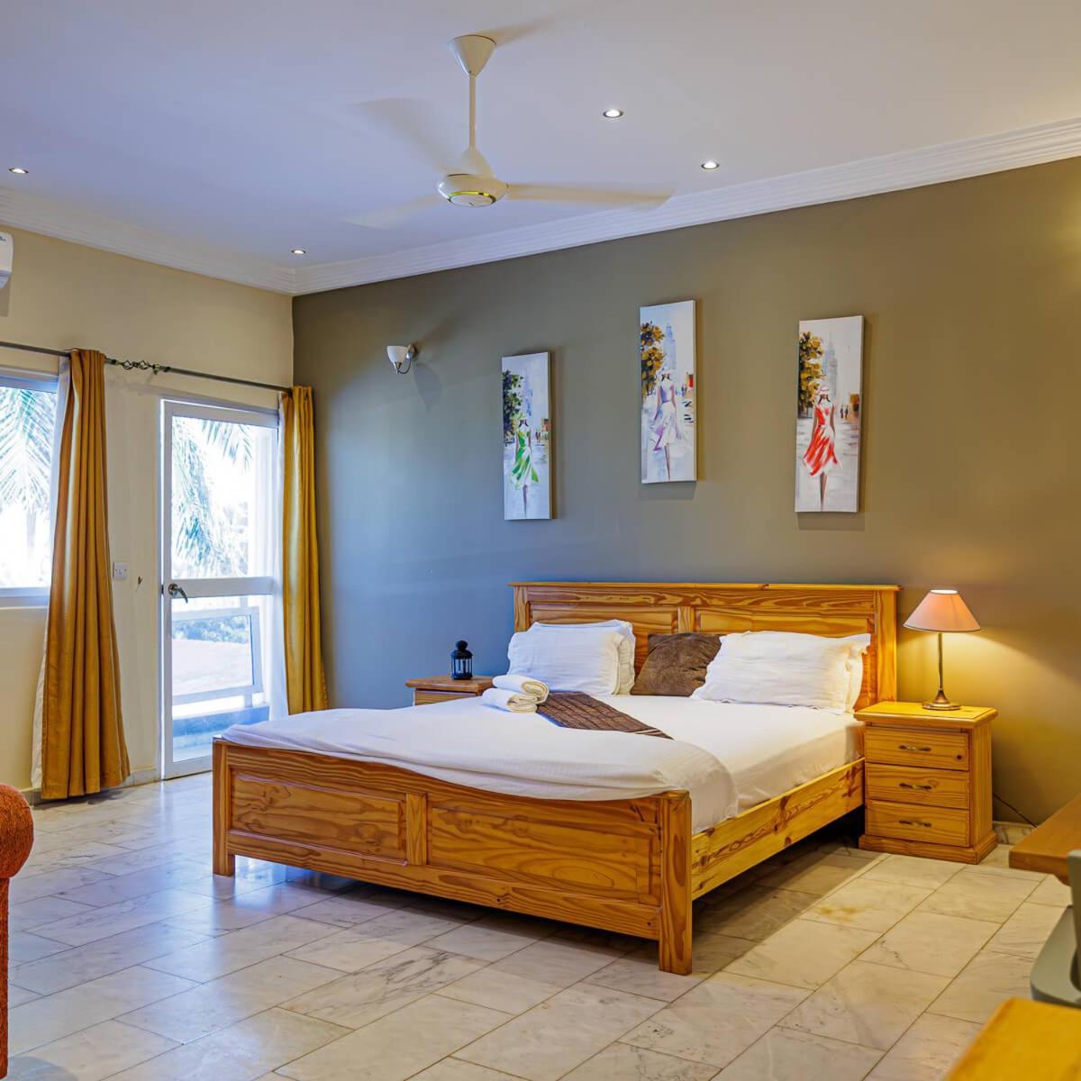 Ocean Villa Heights Brufut Bagian luar foto